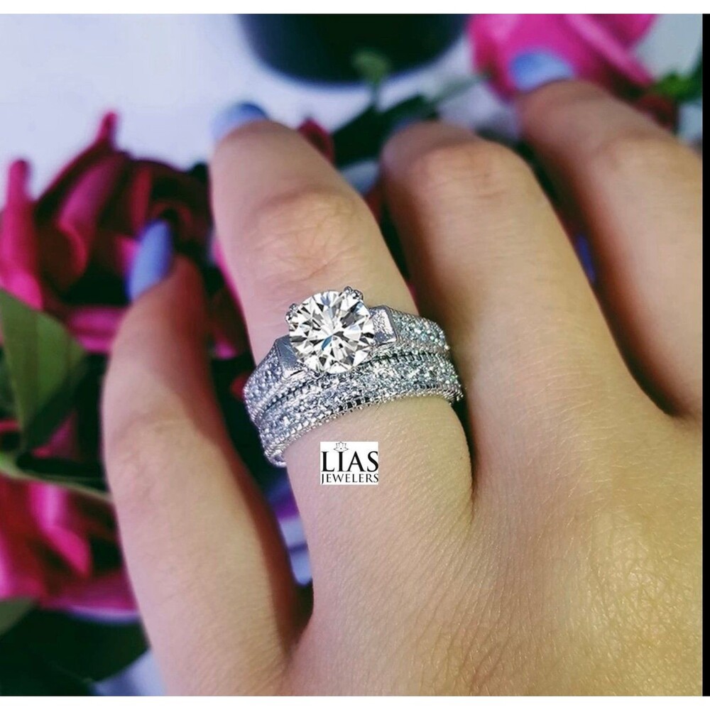 New 18k white gold wedding ring set